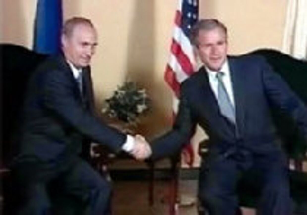 Американский и российский президенты приступили к урегулированию своих разногласий picture