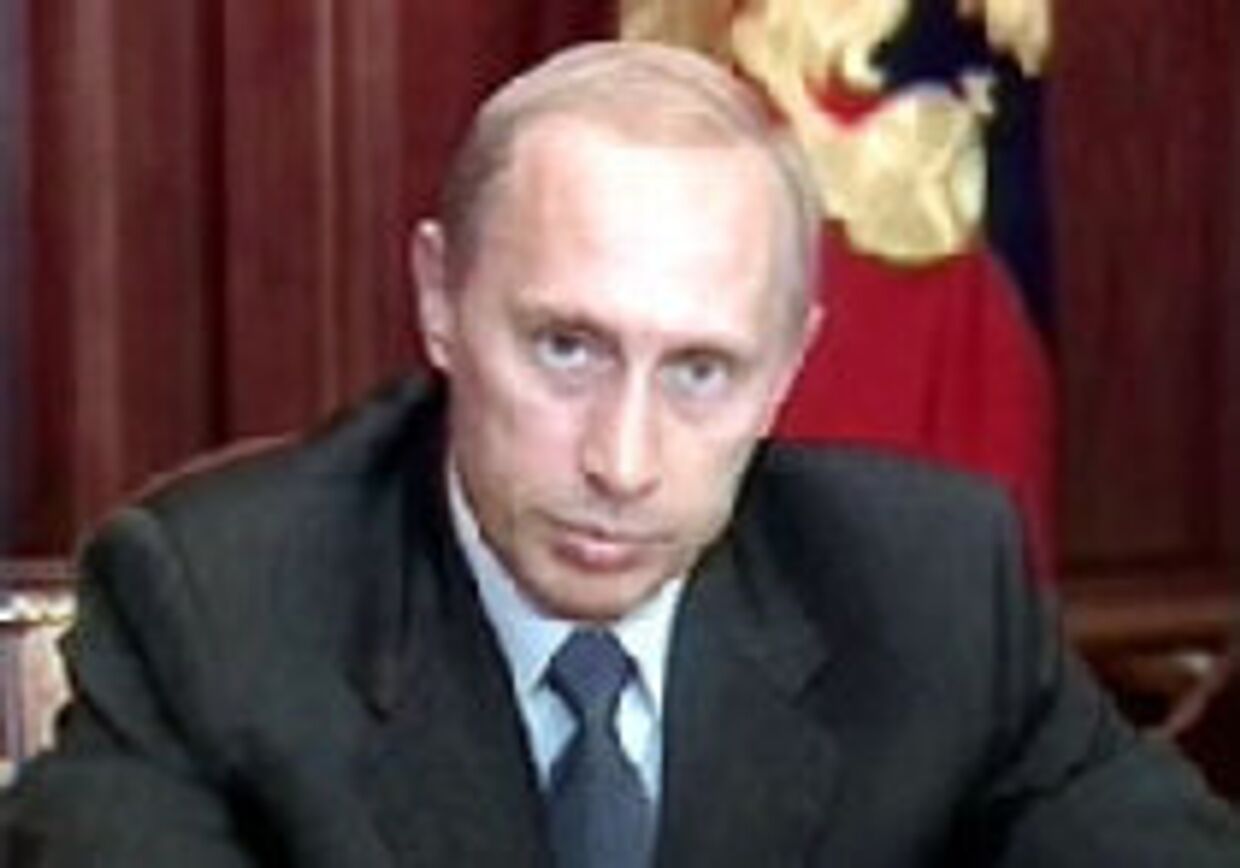 Путин пытается балансировать picture