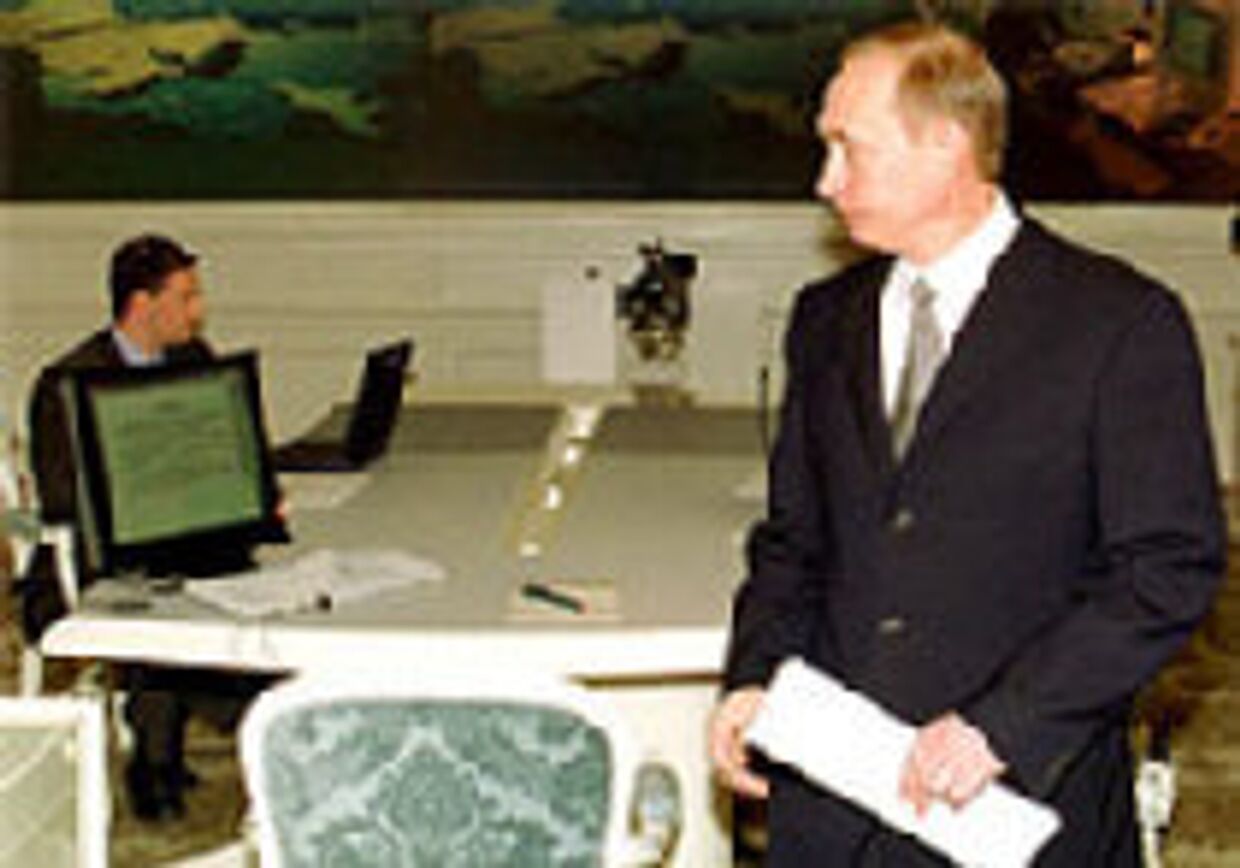 Владимир Путин отвечает на вопросы рядовых россиян picture