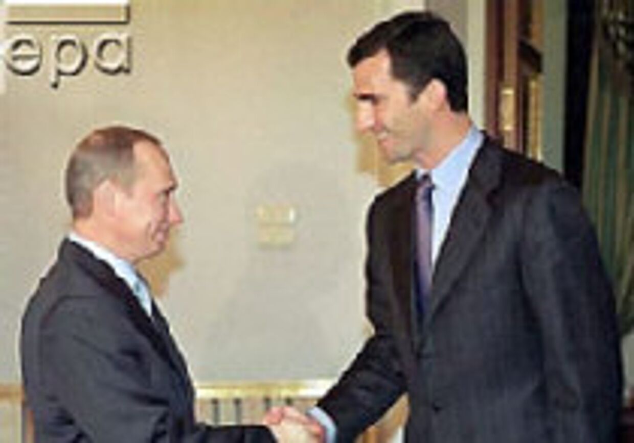 В Москве принц Фелипе встречается с Путиным и принимает ╚детей войны╩. picture
