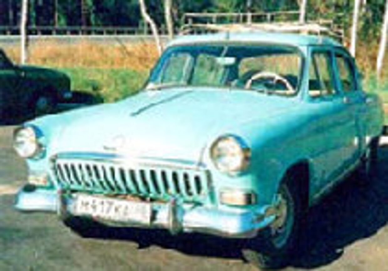 Автомобиль советской эпохи все еще является предметом страсти в России picture