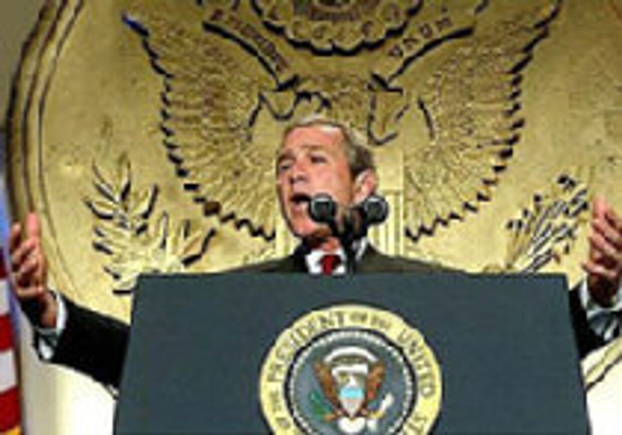 Джорджа Буша-младшего спасет эффект  'тефлона'? picture