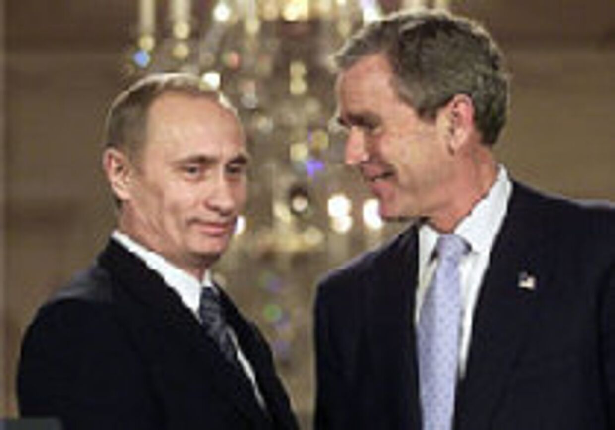 Неоконсерватор Буш при дворе романтического прагматика Путина picture