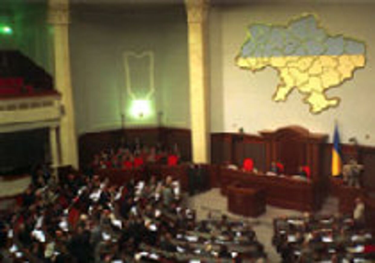 Украина: Парламент отказывается вносить изменения в конституцию picture