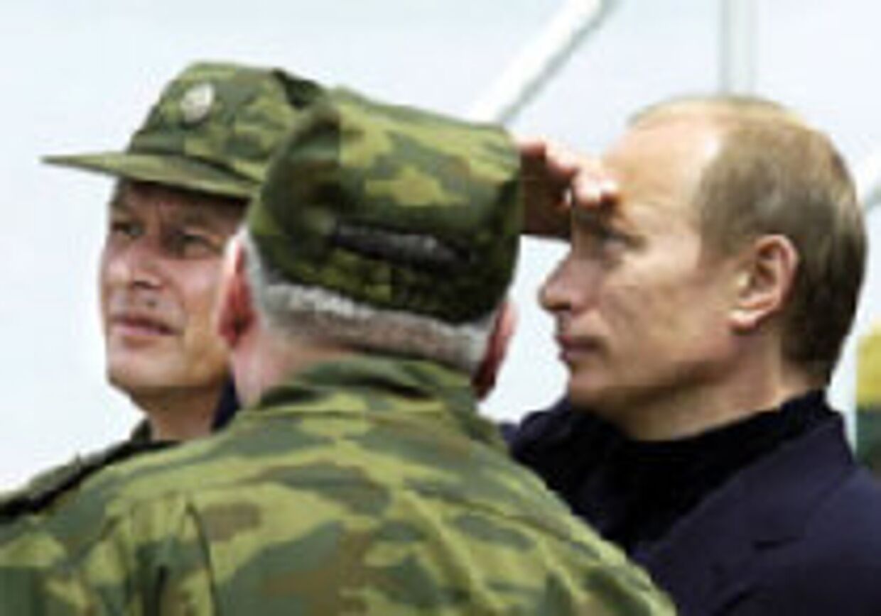 Путин отправил в отставку ряд высших должностных лиц минобороны и ФСБ picture
