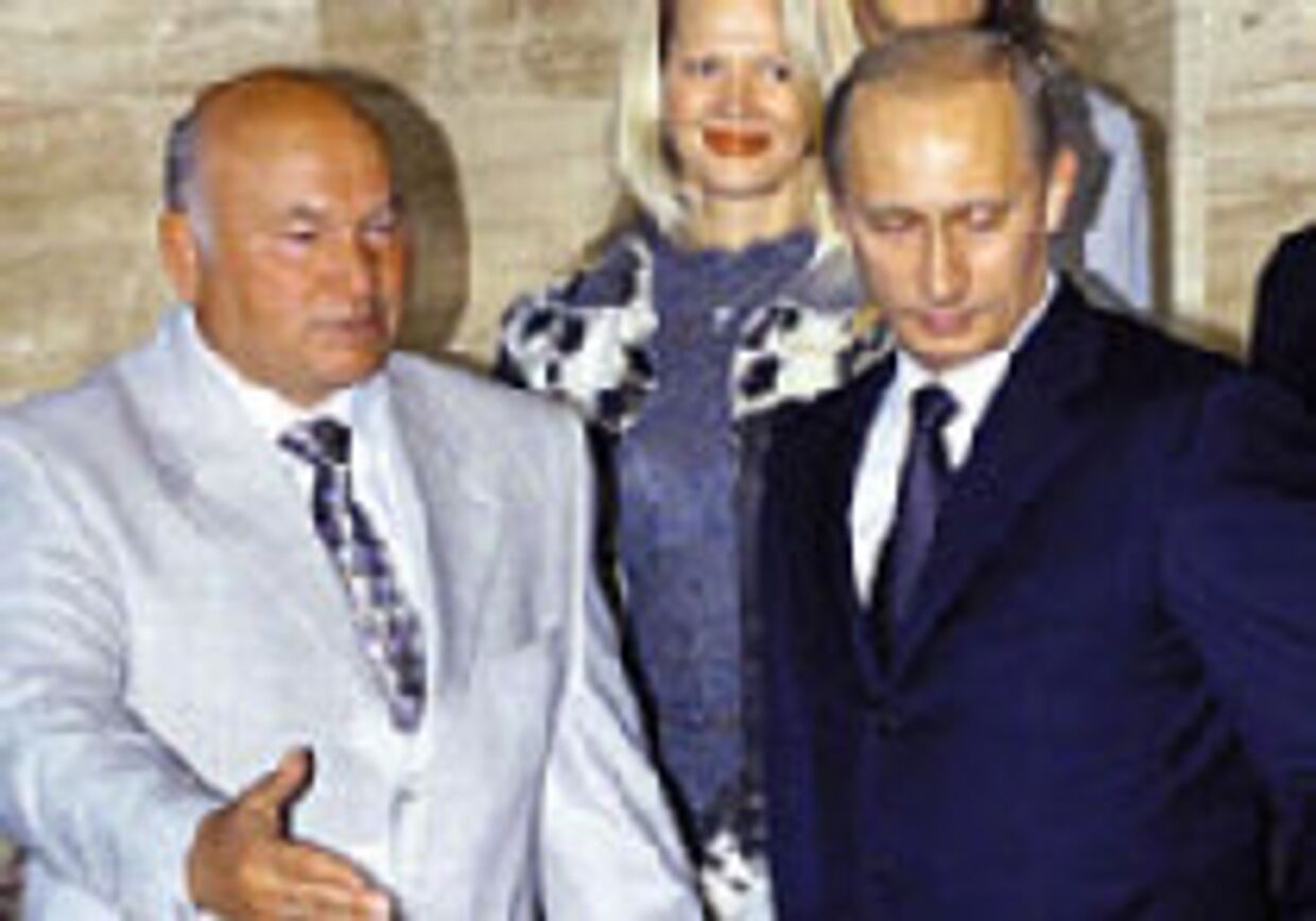 Президент Путин вознамерился проглотить Москву picture