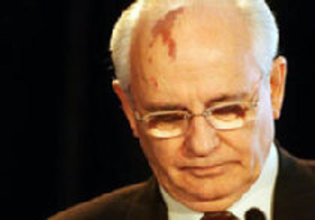 20-летие 'перестройки': Горбачев в России никому не нужен picture