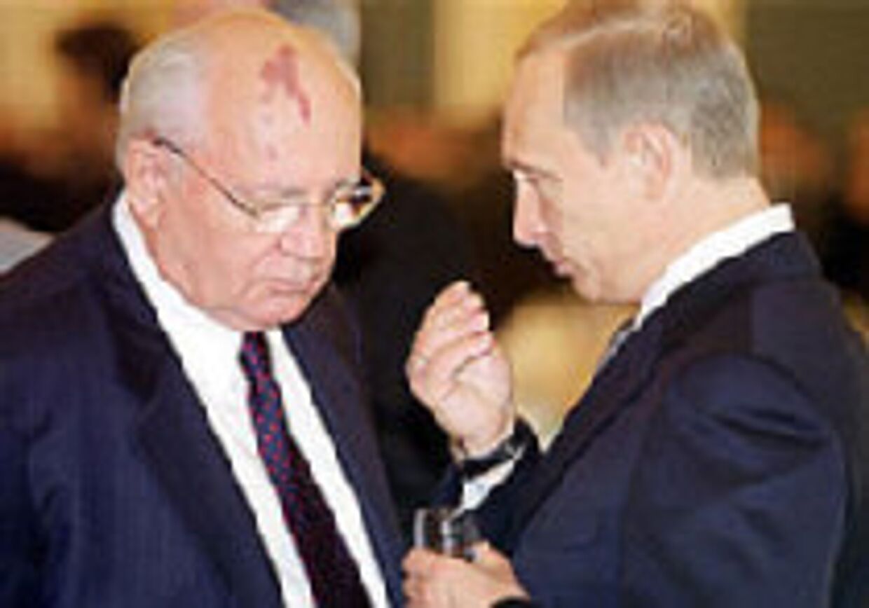 То, что Запад осуждает в Путине, он прощал Ельцину picture