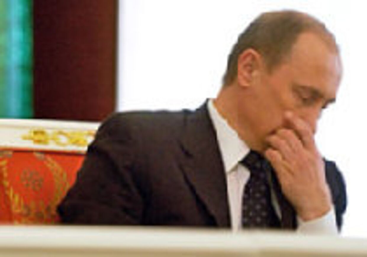 ЮКОС ставит Путина в затруднительное положение picture