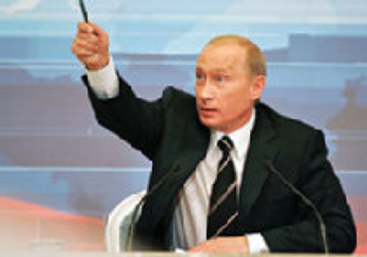 Демонстрация 'феномена Путина' на ежегодной пресс-конференции picture