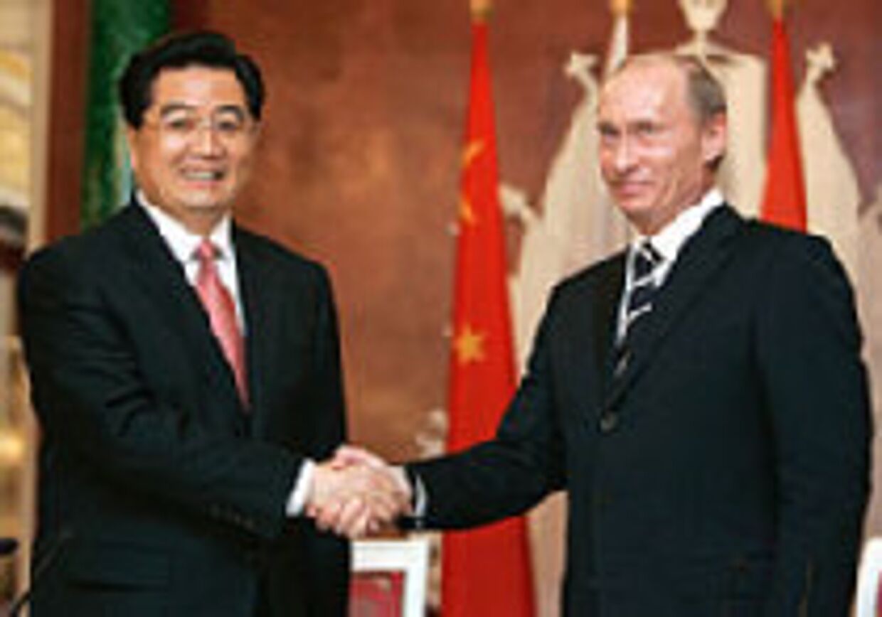 Когда царь Владимир Путин с большой помпой принимает товарища Ху Цзиньтао picture