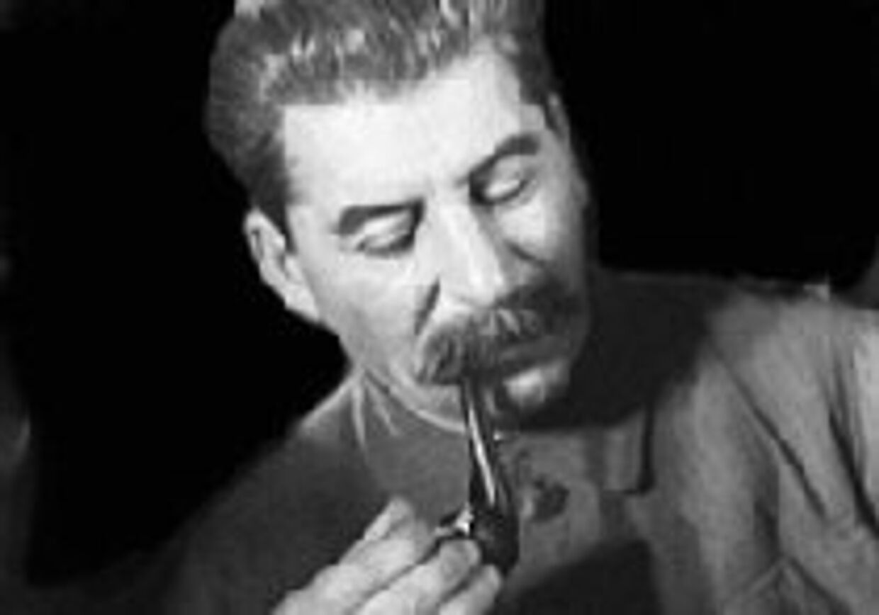 Запад должен извиниться за дружбу со Сталиным picture