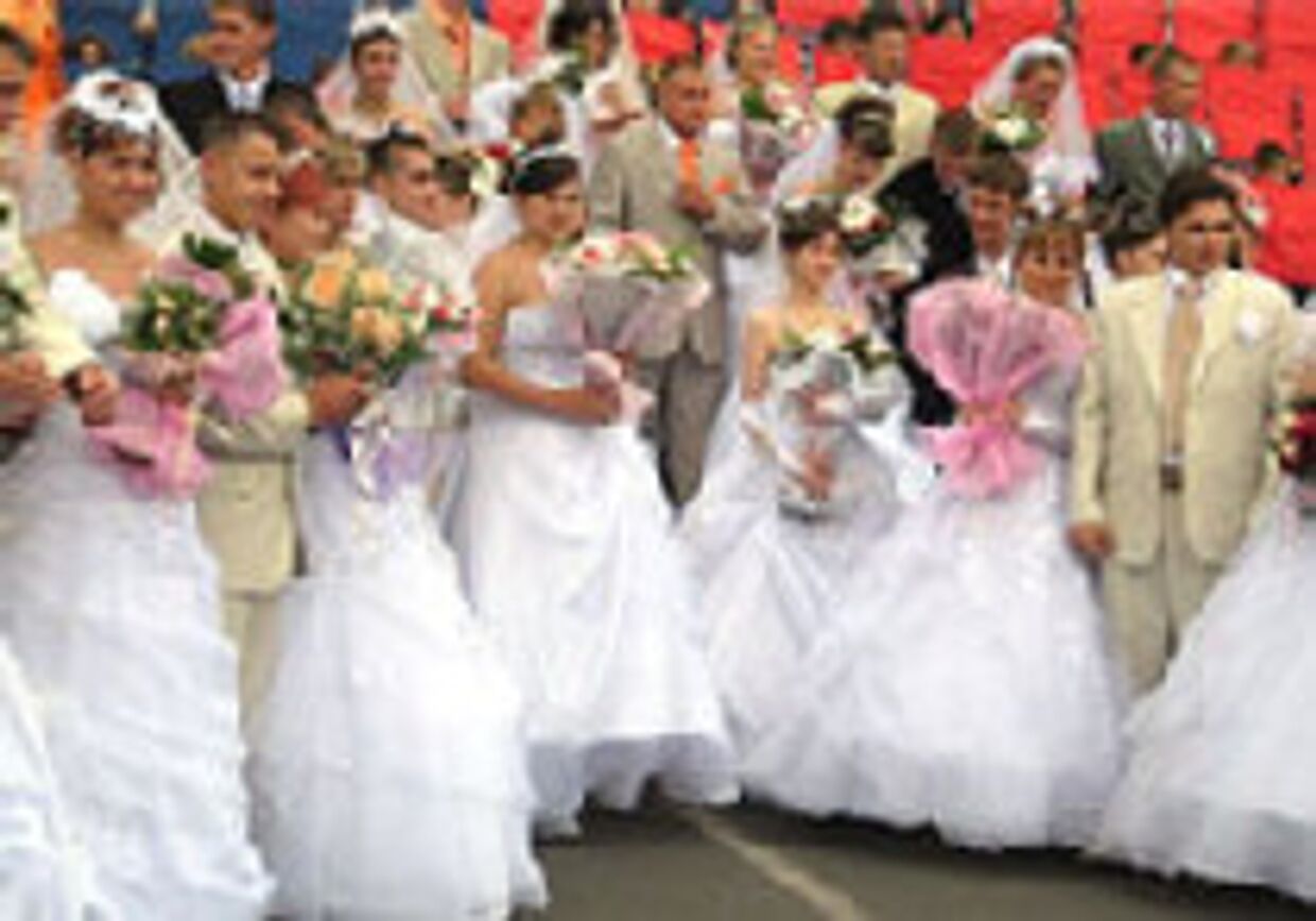 Свадебный бум: московский средний класс идет в ЗАГС picture
