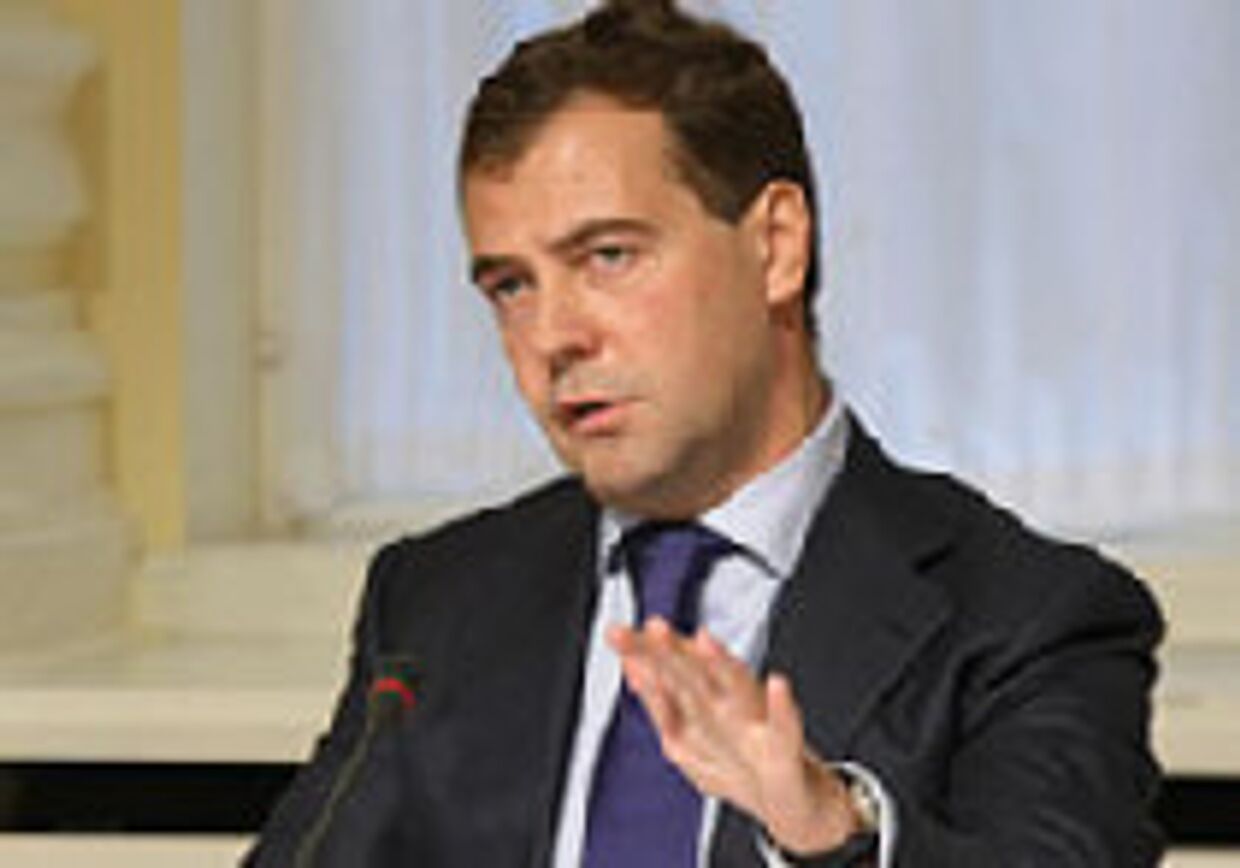 Медведев предупредил Запад picture