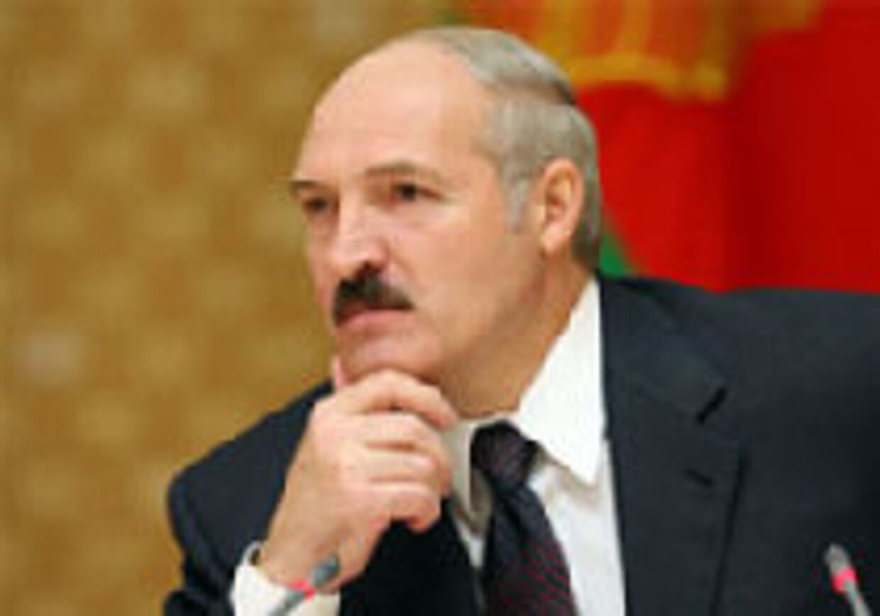 Сомнительная победа 'последнего диктатора' Лукашенко: белорусские выборы подвергаются критике picture