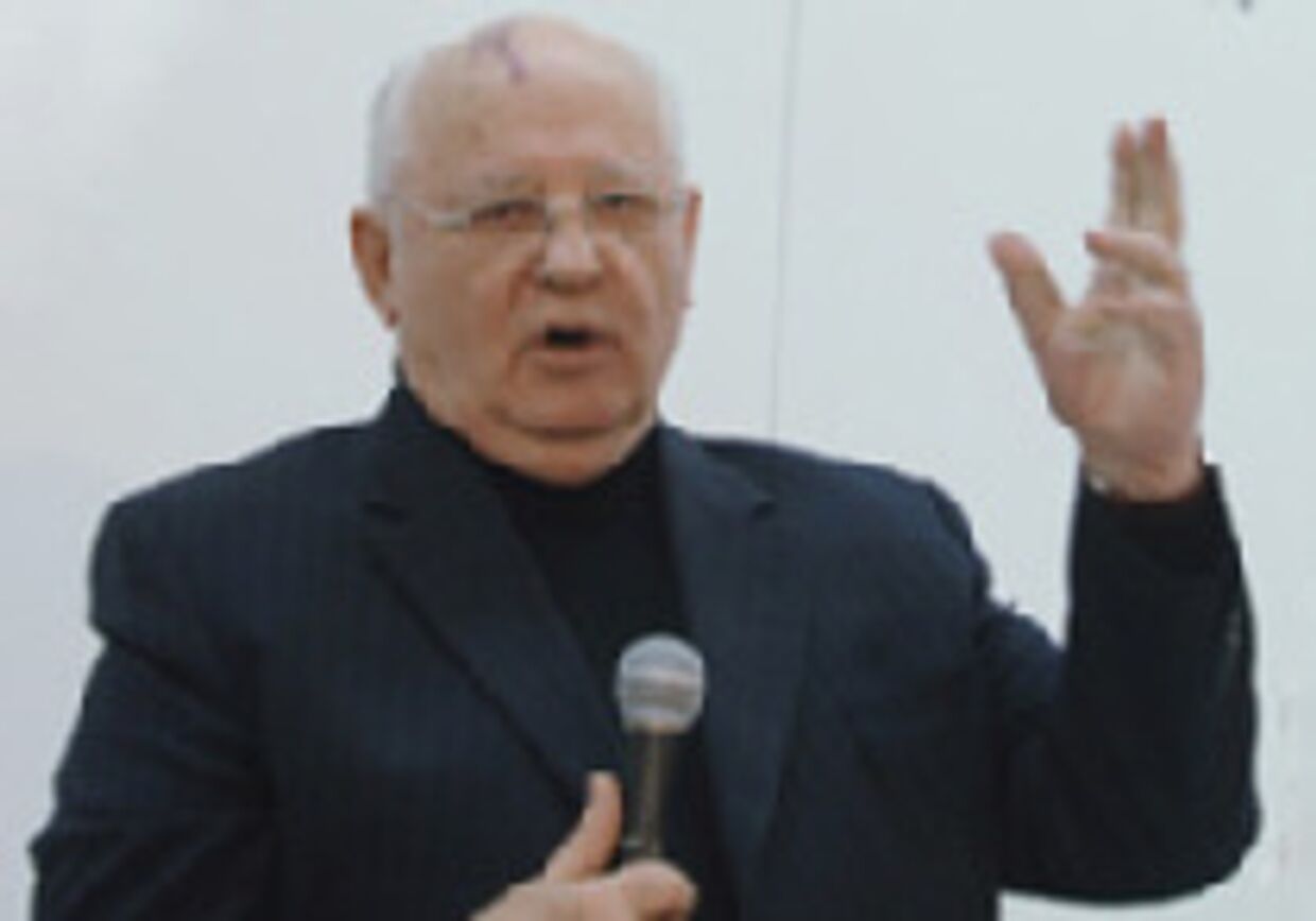Горбачев недоволен отходом от демократии picture
