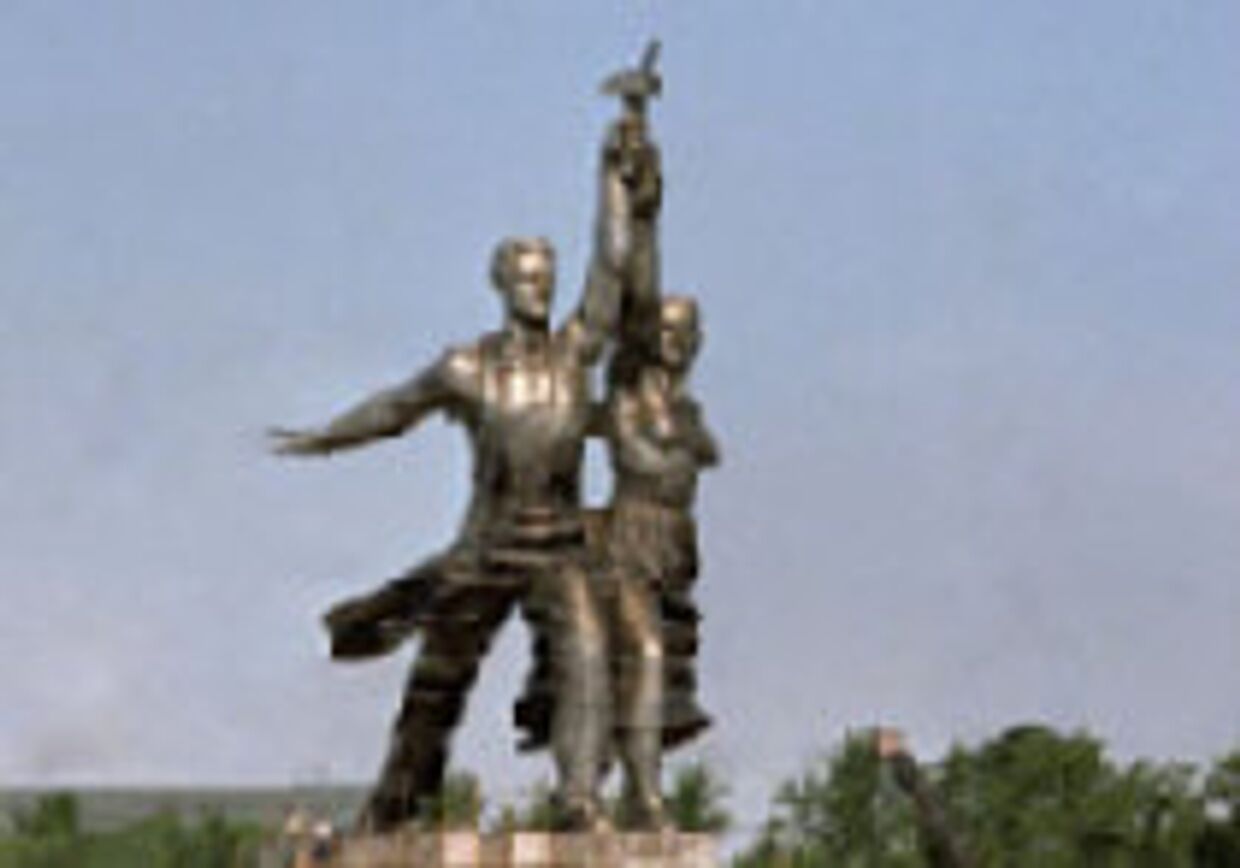 Неактуальная ностальгия? Во Франции найдены советские скульптуры picture