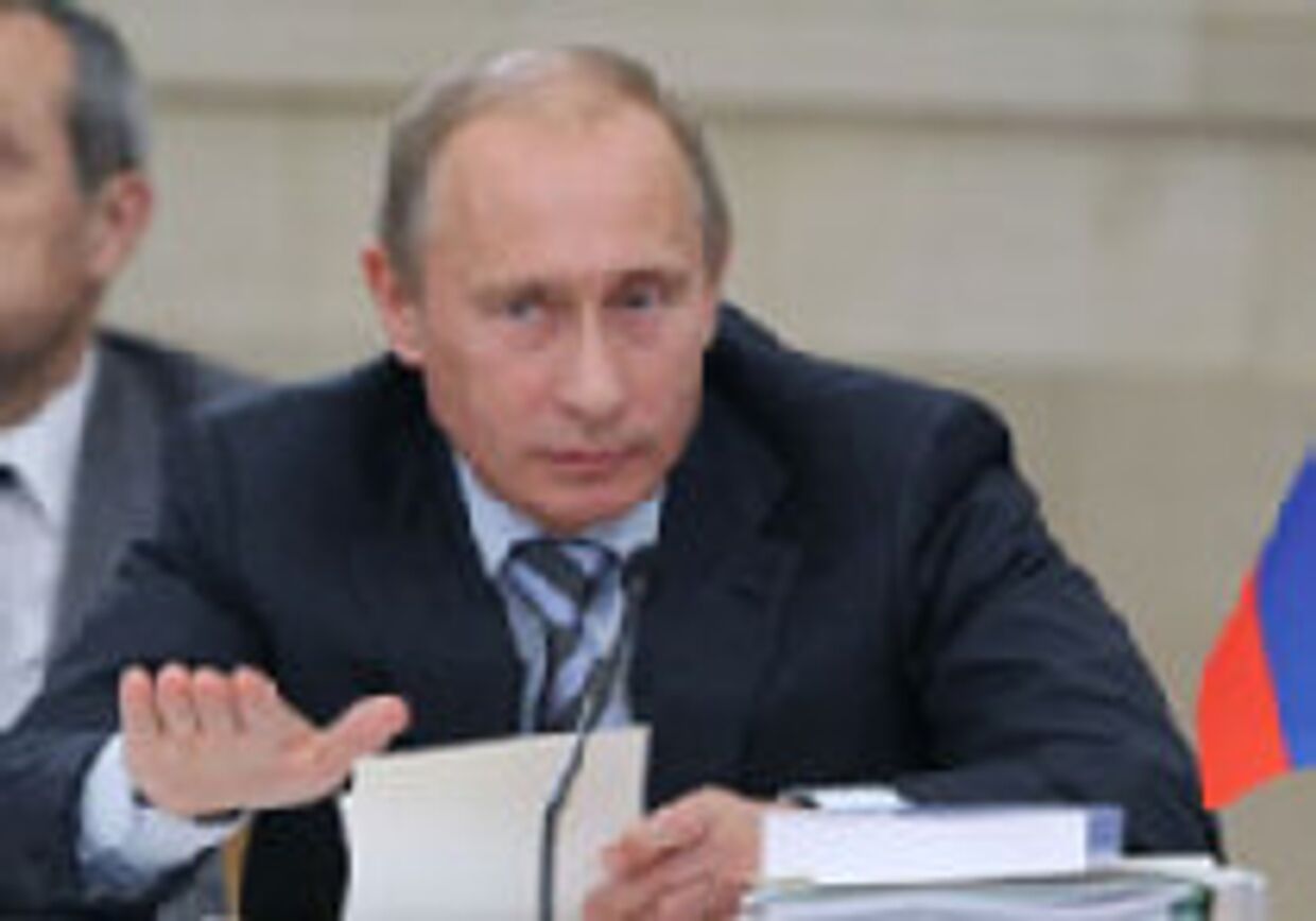 Бедный Путин тоже превратился в клоуна, следующий за ним - Каримов picture