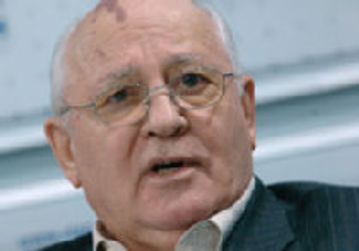 Горбачев - о нападках на российскую прессу picture