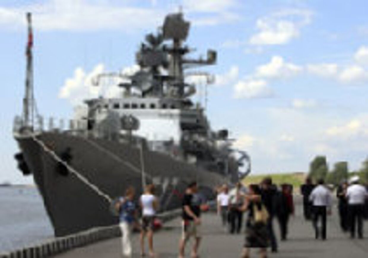 ИноВидео: Россия хвалится военно-морской доблестью picture