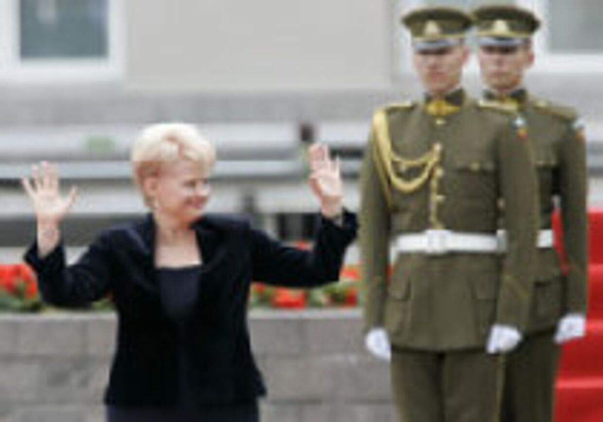 В Литве вступила в должность первая женщина-президент picture