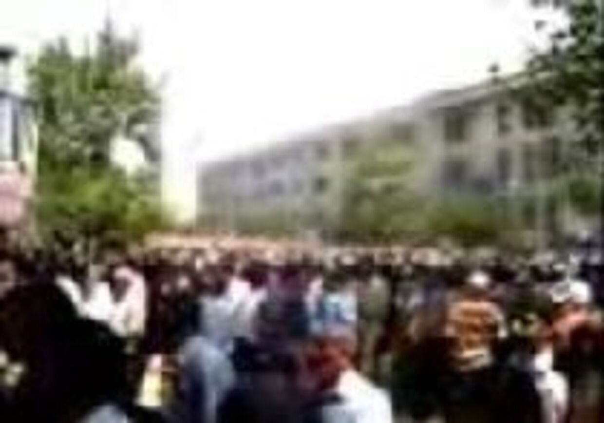 ИноВидео: Антироссийская демонстрация в Тегеране - кадры с улицы picture