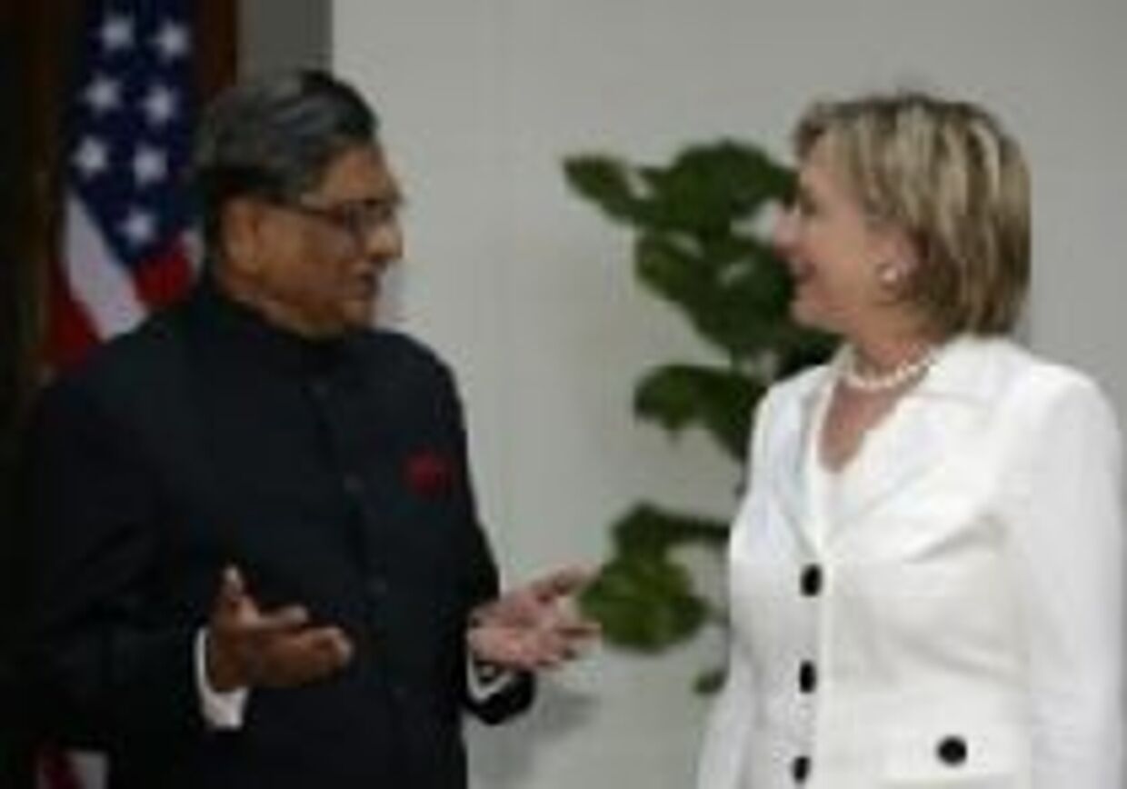 Визит Клинтон в Индию: что в итоге? picture