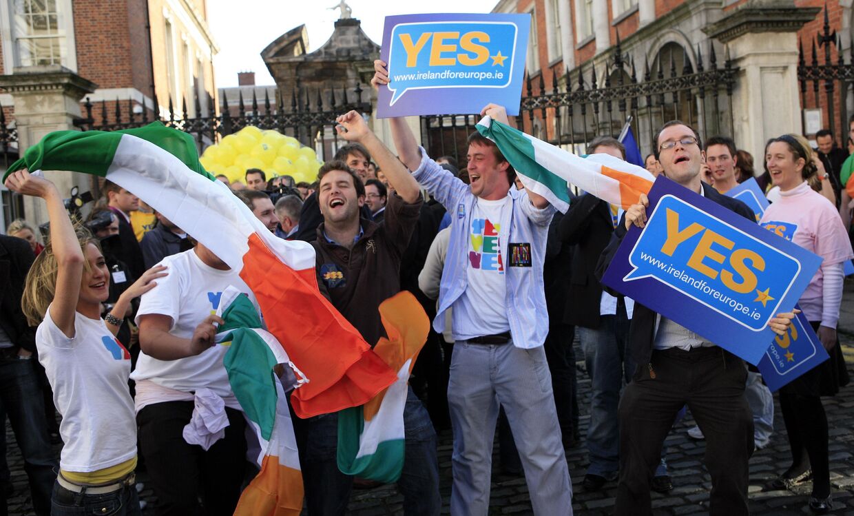 Народ Ирландии одобрил принятие Лиссабонского договора