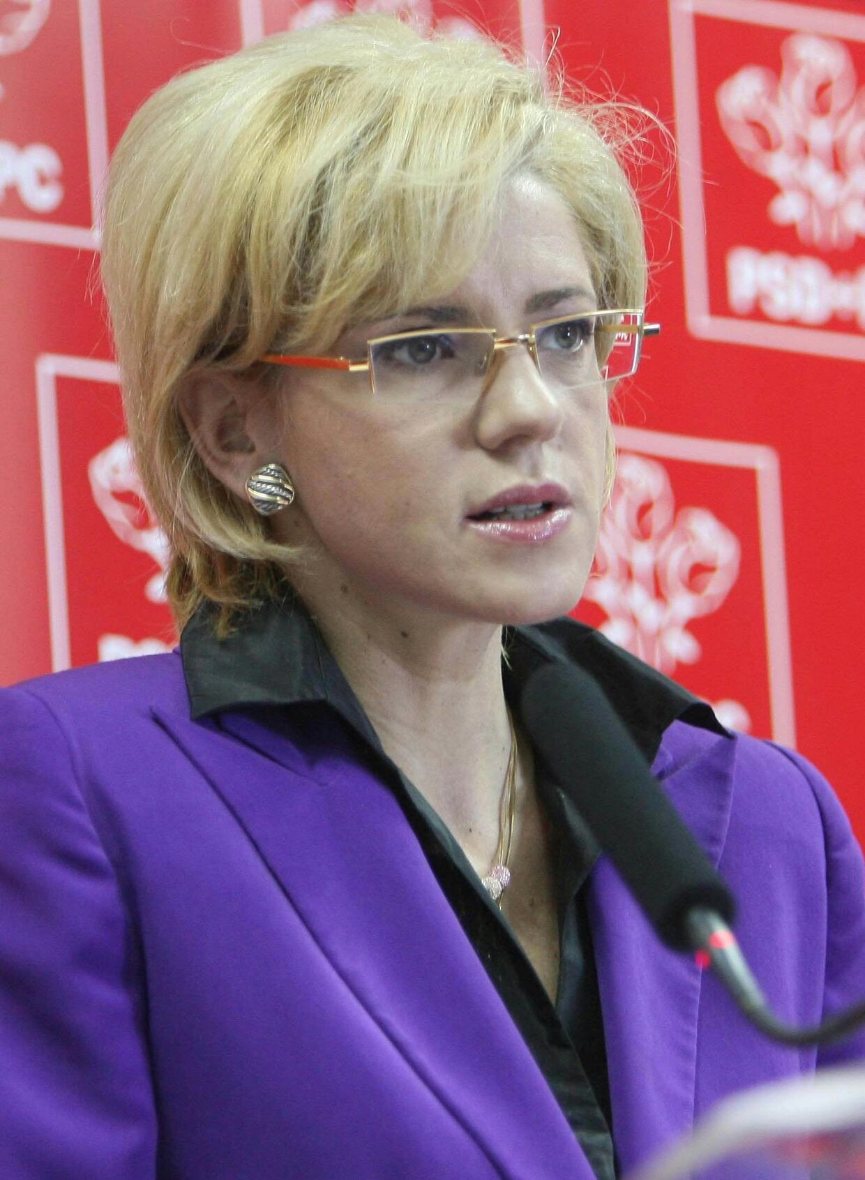 Корина Крету - заместитель председателя комитета Европейского парламента по развитию.