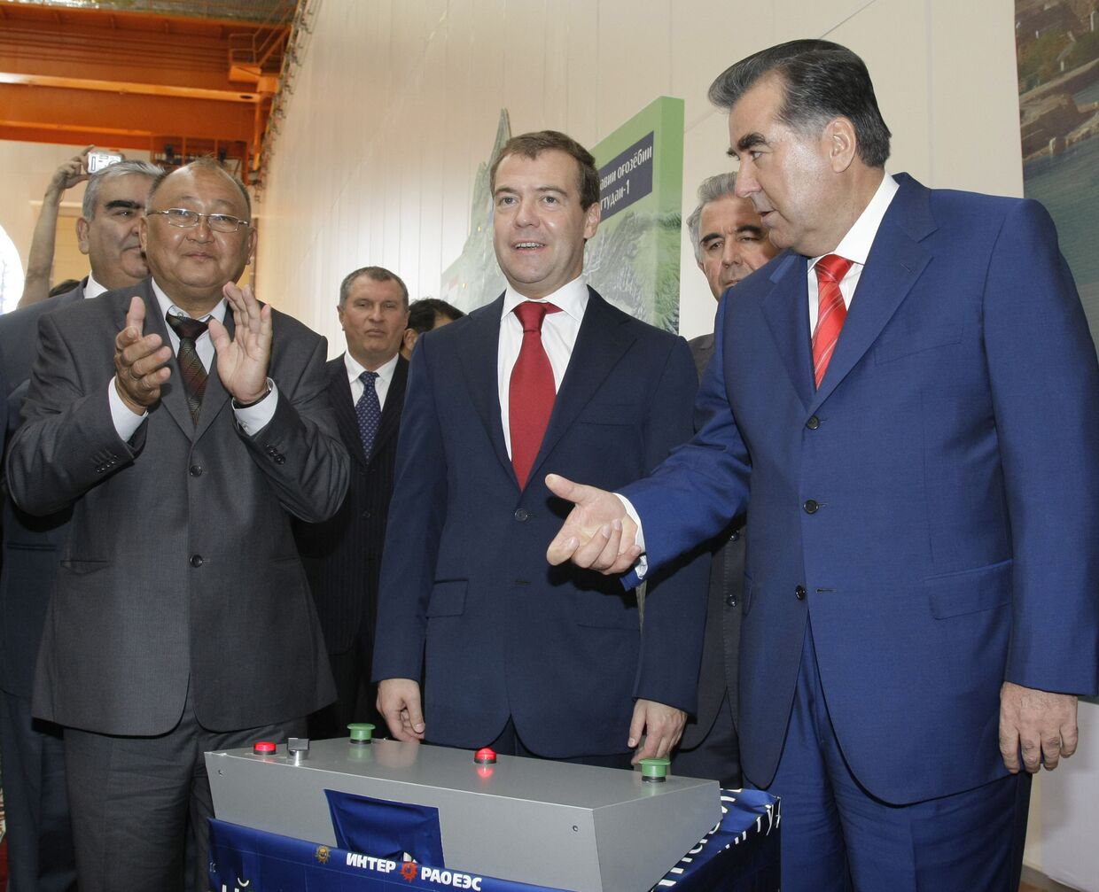 Второй день рабочего визита президента РФ Д.Медведева в Республику Таджикистан