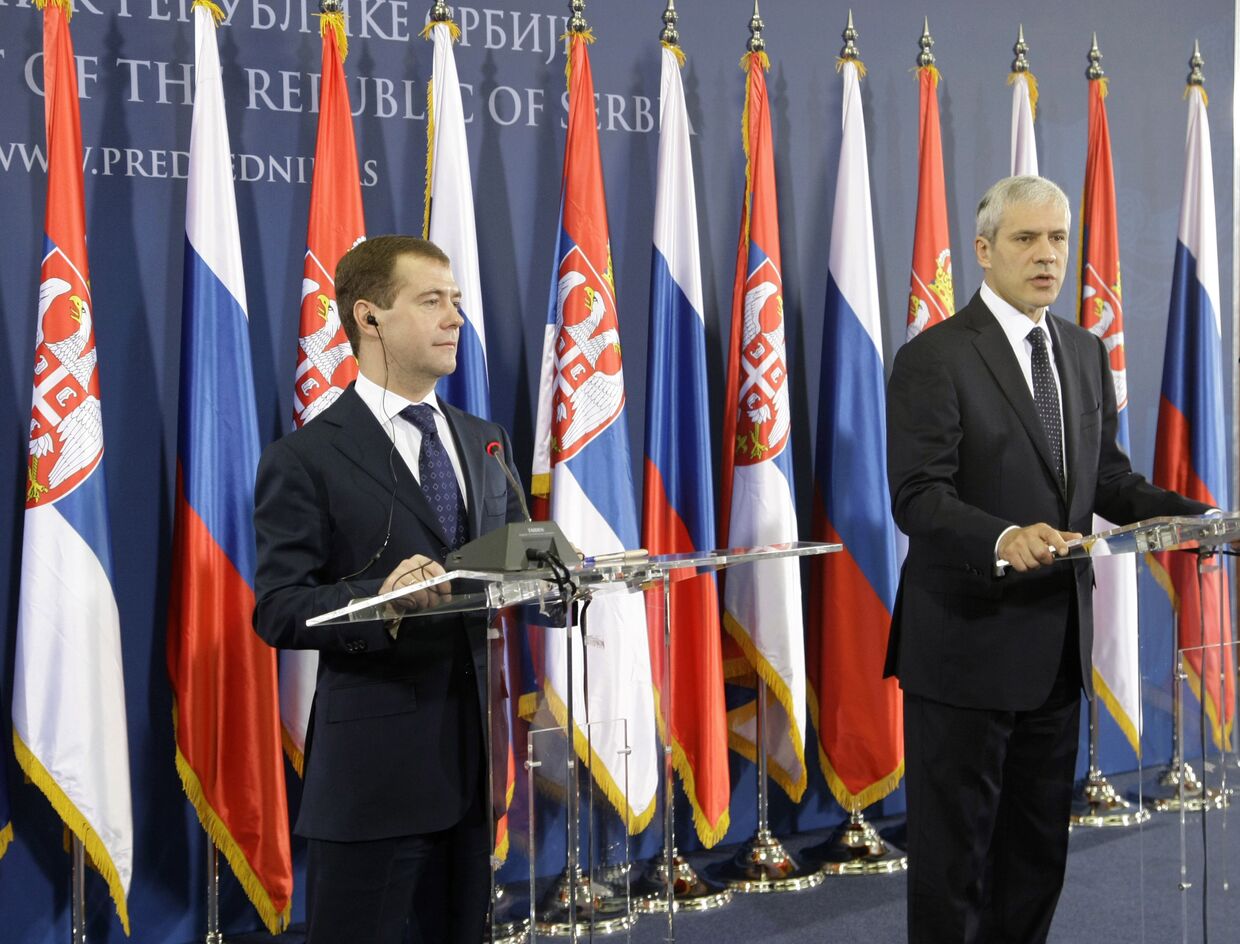 Совместнаяя пресс-конференция президентов РФ и Сербии Д. Медведева и Б. Тадича