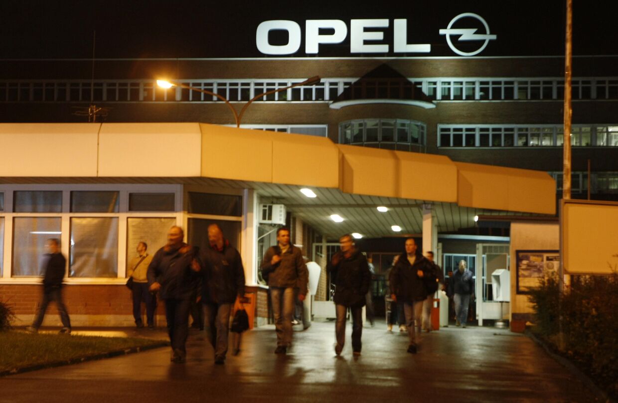 рабочие Opel GM