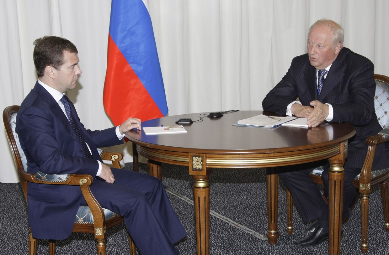 Президент России Д.Медведев провел встречу с губернатором Свердловской области Э.Росселем