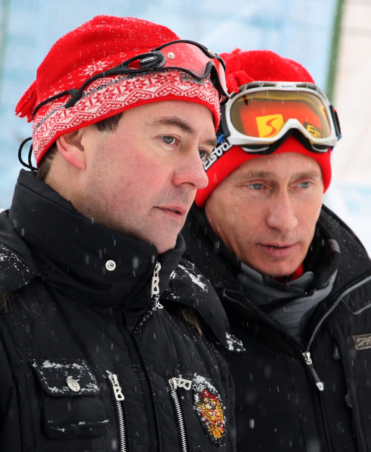 Президент России Д.Медведев и премьер-министр РФ В.Путин на горнолыжном комплексе под Сочи