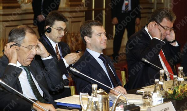 Президент РФ Д.Медведев провел переговоры с премьер-министром Швеции Ф.Рейнфельдтом