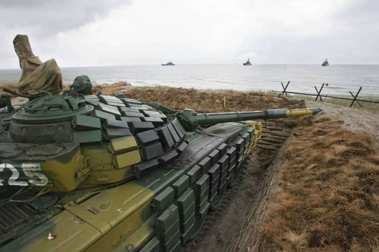 Тренировка по высадке морского и воздушного десанта прошла в Калининградской области