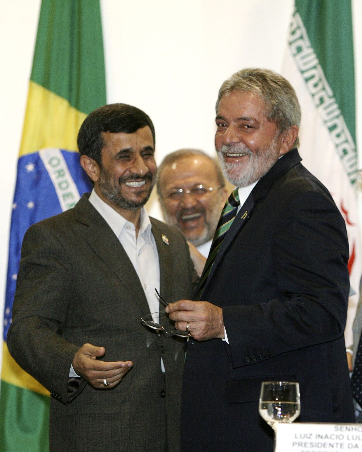 Президент Ирана Махмуд Ахмадинежад на встрече с президентом Бразилии Луисом Инасиу Лула да Силва