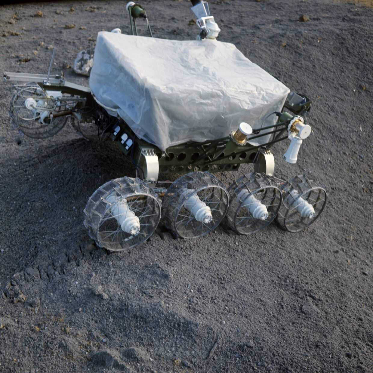 Первый лунный самоходный аппарат «Луноход-1»