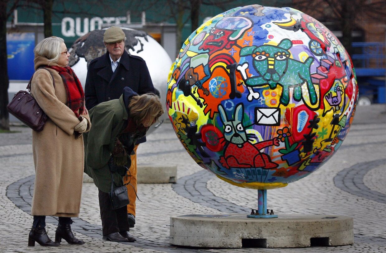 В центре Копенгагена посетитель могут ознакомится с инсталяцией, открытой к саммиту ООН по изменению климата 2009. 