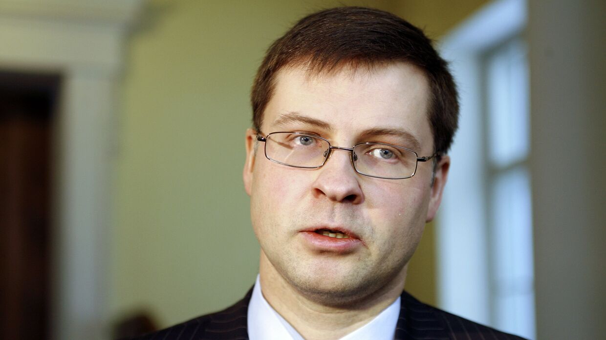 Валдису Домбровскису президент Латвии Валдис Затлерс поручил формирование нового правительства
