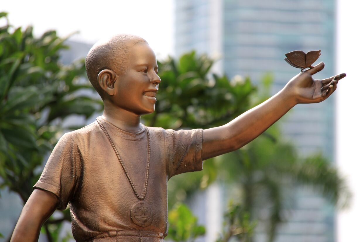 Памятник юному Бараку Обаме в столице Индонезии Джакарте