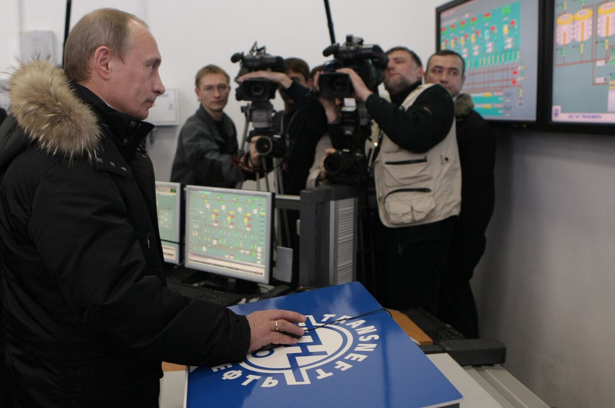 Премьер-министр РФ В.Путин запустил в эксплуатацию нефтепровод Восточная Сибирь - Тихий океан