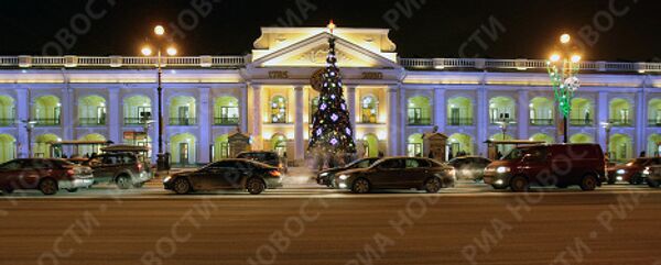 Подготовка к празднованию Нового года идет в Санкт-Петербурге