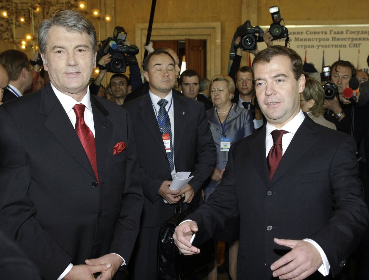 Президент РФ Д.Медведев на саммите СНГ в кишиневском Дворце республики