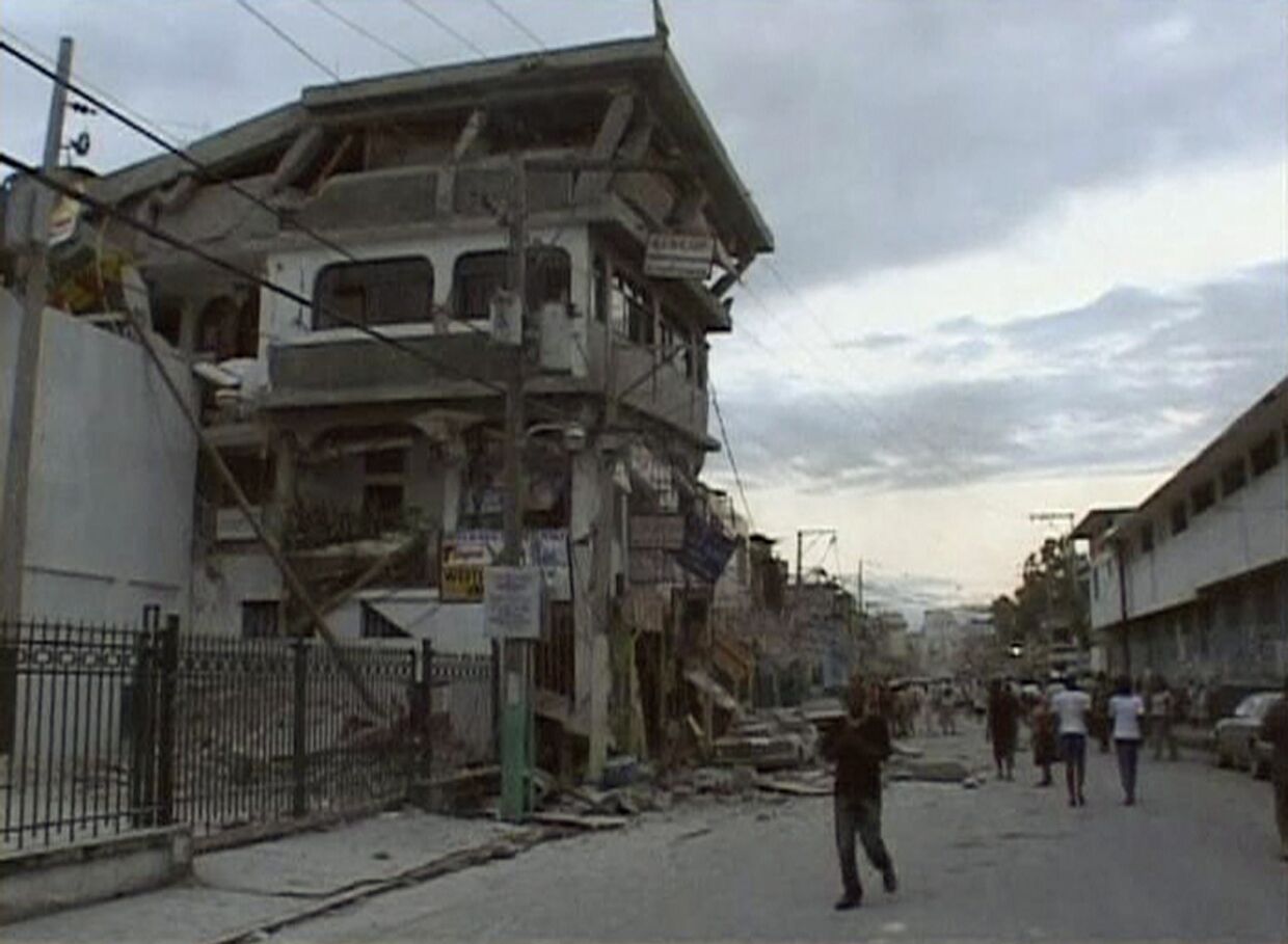 Сильнейшее за всю историю Карибского региона землетрясение произошло в Республике Гаити.