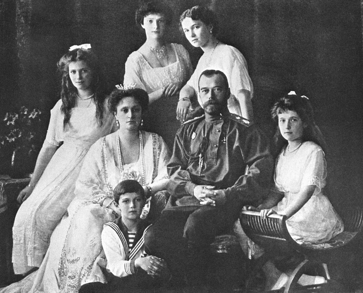 Царь Николай II и его семья 