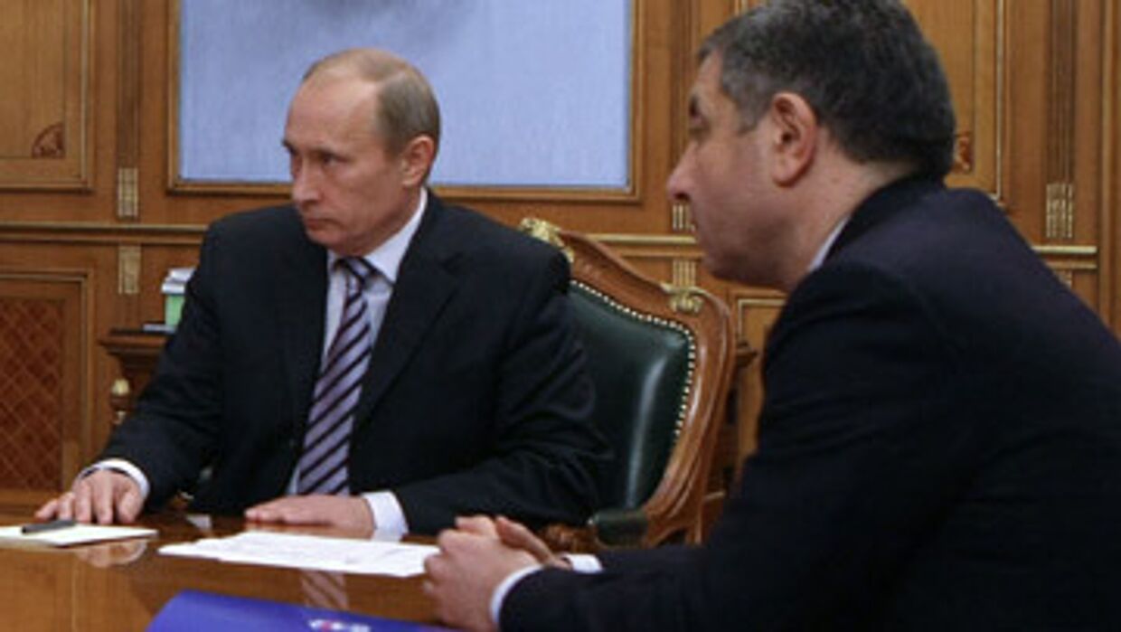 Премьер-министр РФ Владимир Путин встретился с Зурабом Ногаидели