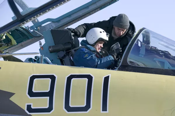 кабина пилота истребителя су-35