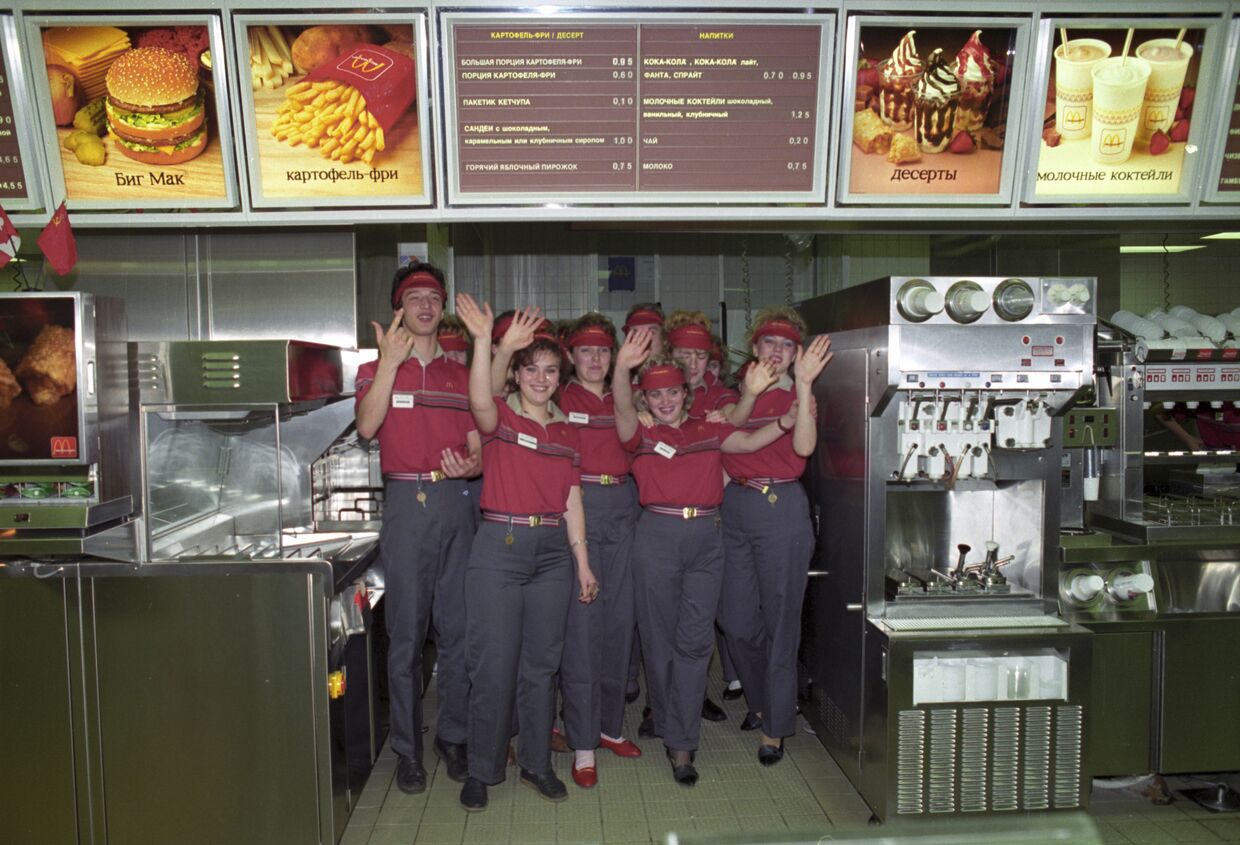 Первый ресторан Макдоналдс в России