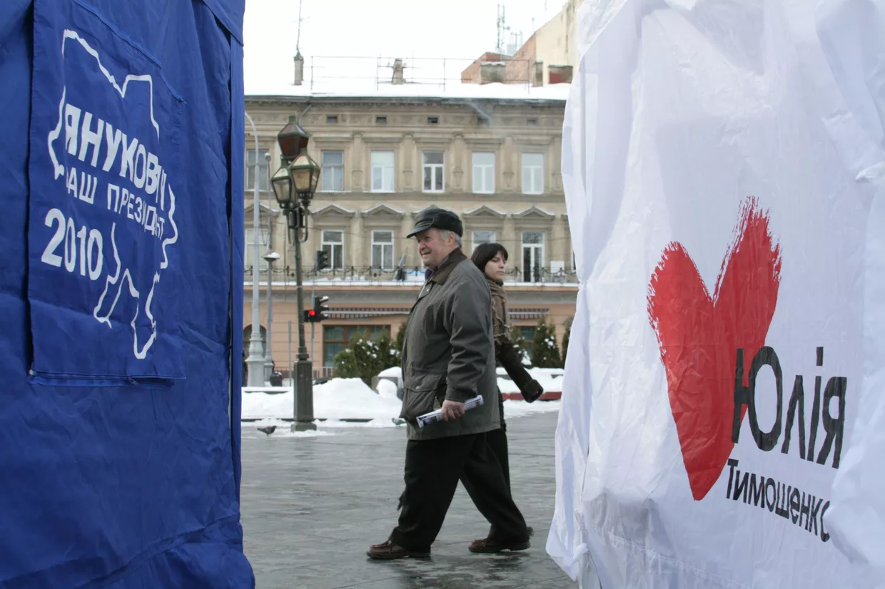 Предвыборная агитация на улицах Львова Предвыборная агитация на улицах Львова